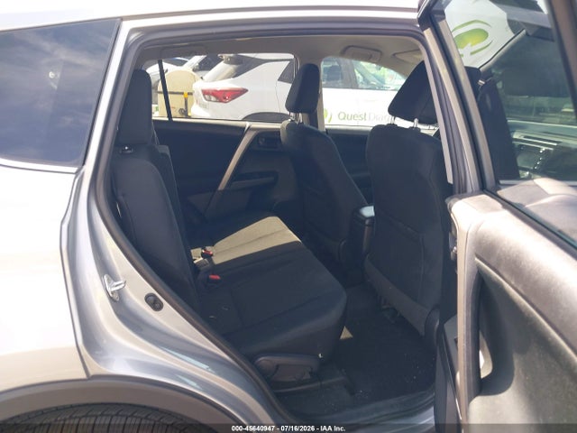 Toyota RAV4 LE 2018 2T3ZFREV2JW455363 Image 8