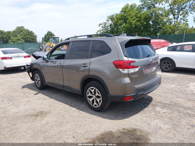 JF2SKAJC8LH597214 Subaru Forester Premium