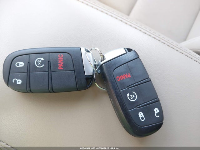 Продаж на аукціоні авто 2019 Jeep Grand Cherokee Laredo E 4x4, vin: 1C4RJFAGXKC837004, номер лоту: 45641000