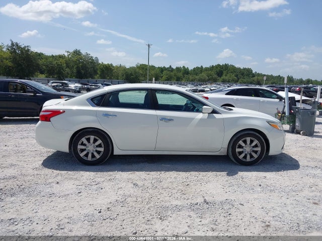 2016 Nissan Altima 2.5/2.5 S/2.5 Sl/2.5 Sr/2.5 Sv მანქანა იყიდება აუქციონზე, vin: 1N4AL3AP3GN329657, აუქციონის ნომერი: 45641001