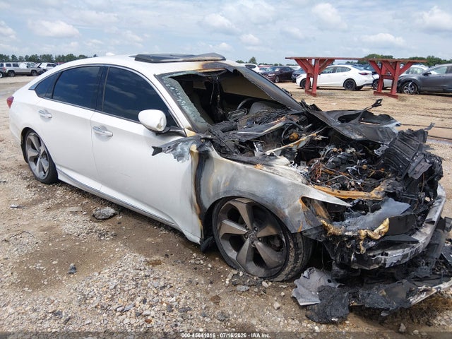 45641016 :رقم المزاد ، 1HGCV1F90JA089365 vin ، 2018 Honda Accord Touring مزاد بيع