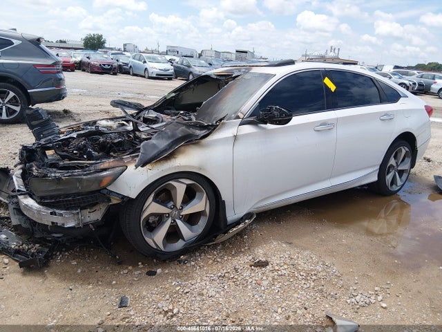45641016 :رقم المزاد ، 1HGCV1F90JA089365 vin ، 2018 Honda Accord Touring مزاد بيع