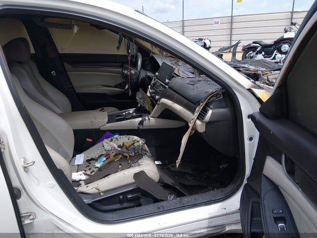 45641016 :رقم المزاد ، 1HGCV1F90JA089365 vin ، 2018 Honda Accord Touring مزاد بيع