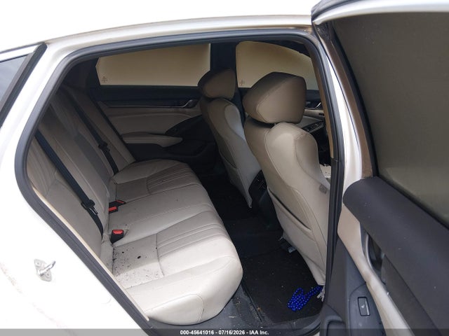 45641016 :رقم المزاد ، 1HGCV1F90JA089365 vin ، 2018 Honda Accord Touring مزاد بيع