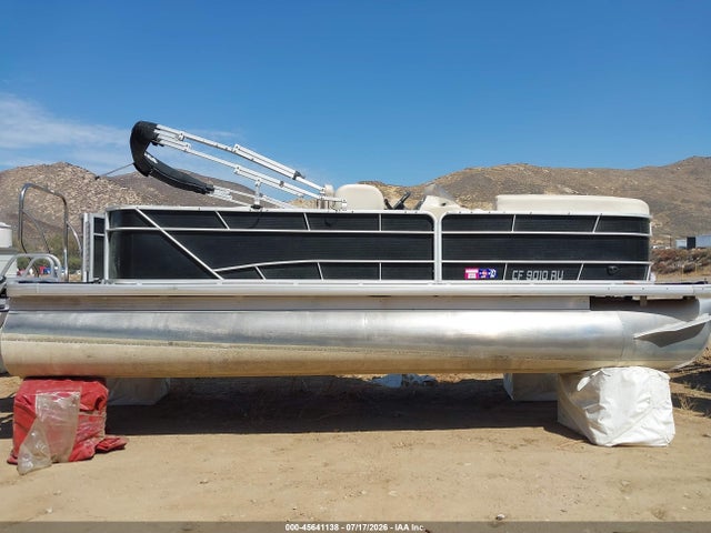 Godfrey Pontoon 2015 GDY25609G415 Image 16