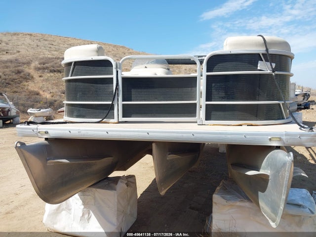 Godfrey Pontoon 2015 GDY25609G415 Image 13