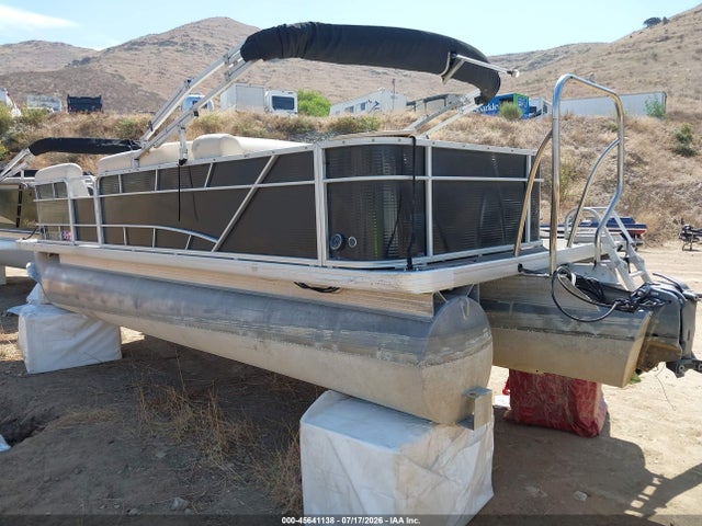 Godfrey Pontoon 2015 GDY25609G415 Image 3