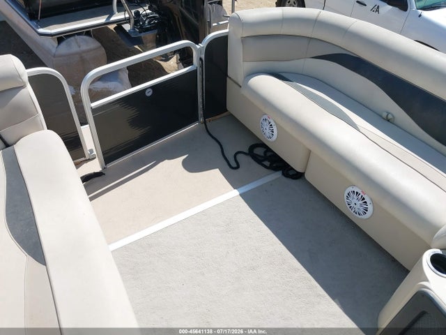 Godfrey Pontoon 2015 GDY25609G415 Image 15