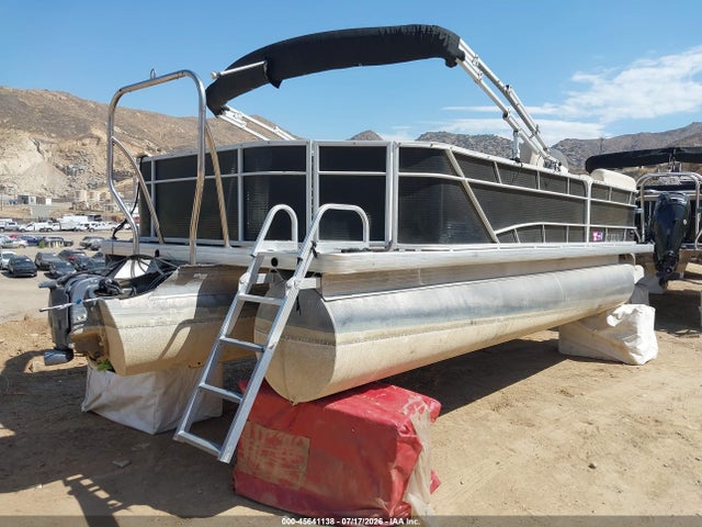 Godfrey Pontoon 2015 GDY25609G415 Image 4