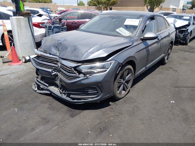 Продажа на аукционе авто 2022 Volkswagen Jetta 1.5t Se, vin: 3VW7M7BU6NM015647, номер лота: 45641163