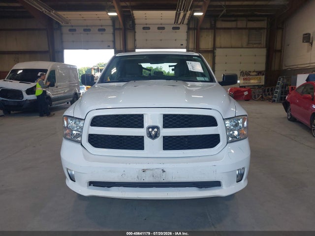 45641179 :رقم المزاد ، 1C6RR7FT7KS522131 vin ، 2019 Ram 1500 Classic Express  4x4 6'4 Box مزاد بيع