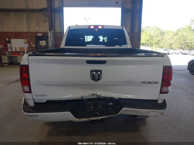 45641179 :رقم المزاد ، 1C6RR7FT7KS522131 vin ، 2019 Ram 1500 Classic Express  4x4 6'4 Box مزاد بيع