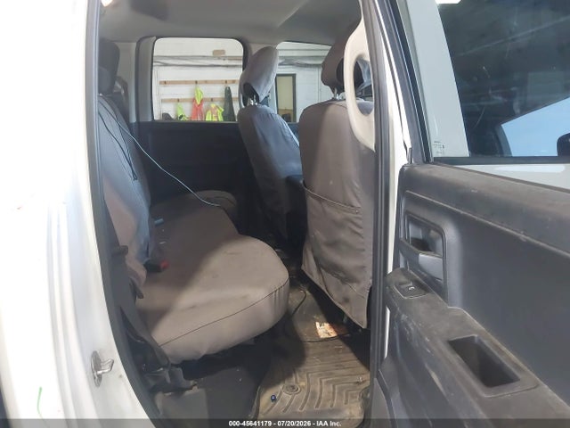 45641179 :رقم المزاد ، 1C6RR7FT7KS522131 vin ، 2019 Ram 1500 Classic Express  4x4 6'4 Box مزاد بيع
