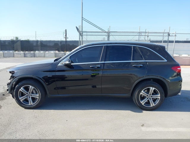 2018 Mercedes-benz Glc 350e 4matic მანქანა იყიდება აუქციონზე, vin: WDC0G5EB0JF473165, აუქციონის ნომერი: 45641272
