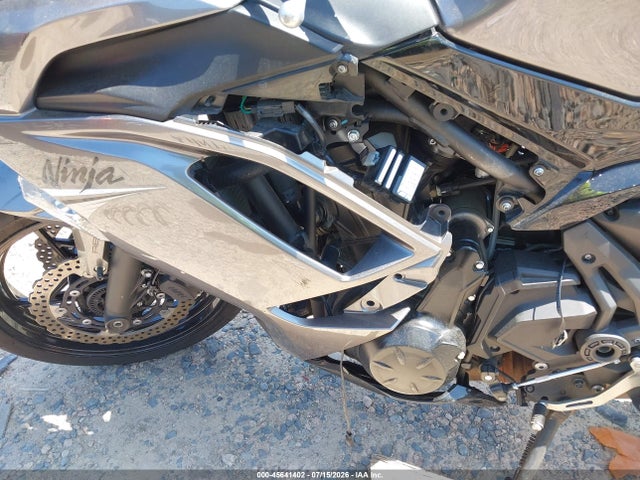 Kawasaki Ex650 M 2021 ML5EXEM19MDA35939 Image 15
