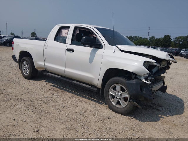 Продаж на аукціоні авто 2017 Toyota Tundra Sr 4.6l V8, vin: 5TFRM5F15HX111820, номер лоту: 45641429
