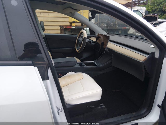 Продаж на аукціоні авто 2021 Tesla Model Y Long Range Dual Motor All-wheel Drive, vin: 5YJYGDEE7MF279142, номер лоту: 45641447