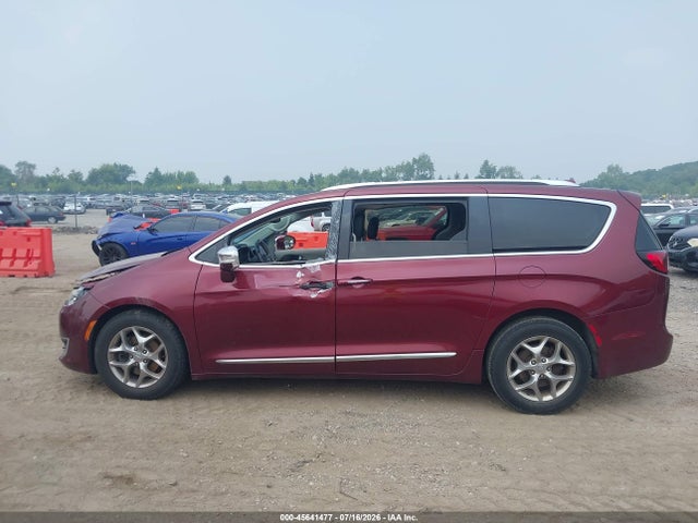 2018 Chrysler Pacifica Limited მანქანა იყიდება აუქციონზე, vin: 2C4RC1GG1JR269073, აუქციონის ნომერი: 45641477