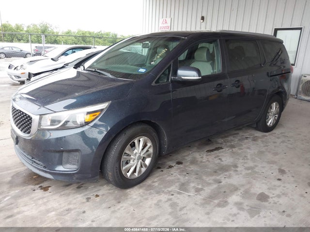 KIA SEDONA LX 2017 KNDMB5C11H6266570 Image 2