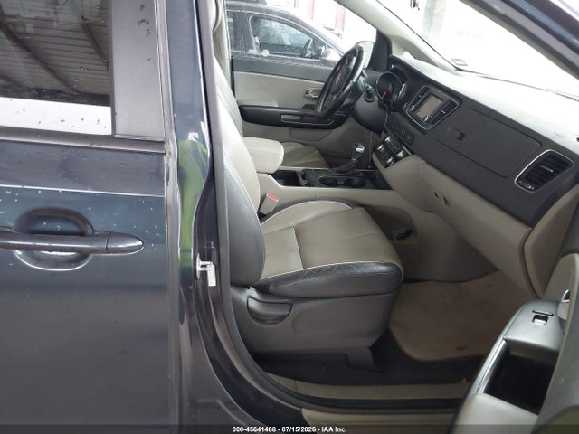 KIA SEDONA LX 2017 KNDMB5C11H6266570 Image 5