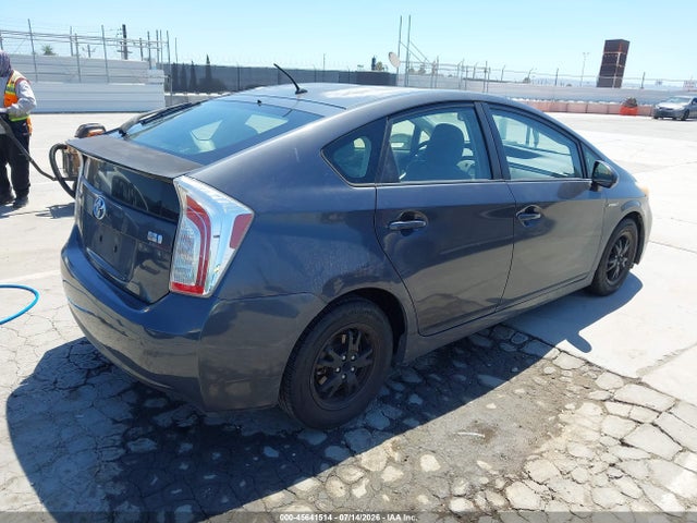 Toyota Prius Two 2014 JTDKN3DU2E1742605 Image 4