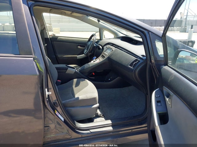 Toyota Prius Two 2014 JTDKN3DU2E1742605 Image 5