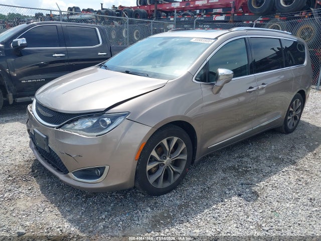Chrysler Pacifica Limited 2017 2C4RC1GG8HR537076 Image 2
