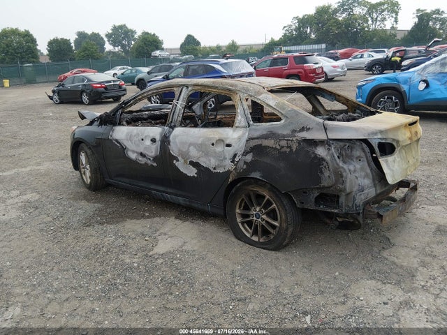 Ford FOCUS SE 2015 1FADP3F27FL344462 Image 3