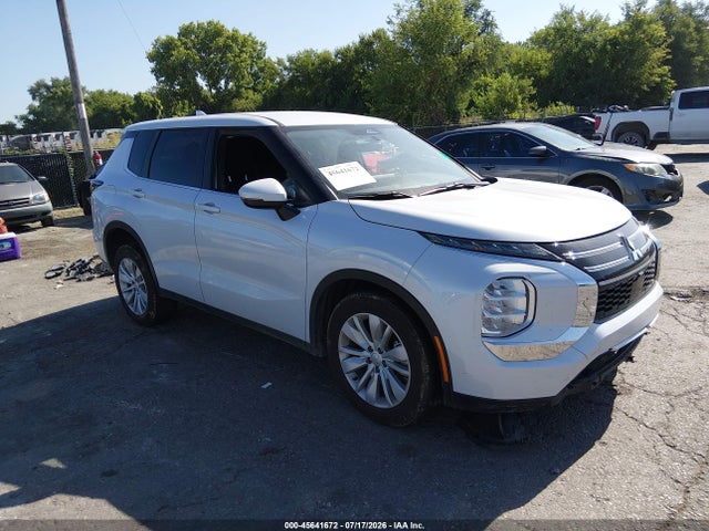 2026 Mitsubishi Outlander Es 2.5 2wd მანქანა იყიდება აუქციონზე, vin: JA4J3UAB5TZ014599, აუქციონის ნომერი: 45641672