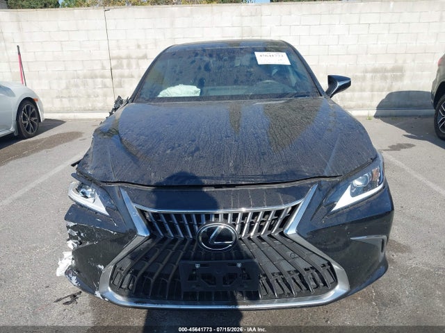 58ADA1C14RU043940 Lexus ES 300H