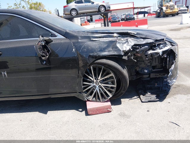 58ADA1C14RU043940 Lexus ES 300H