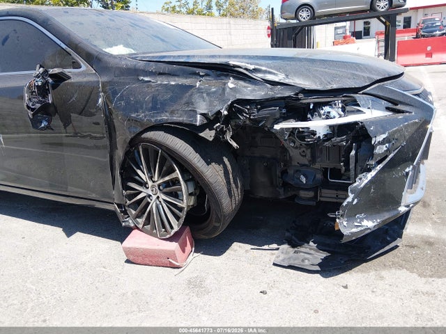 58ADA1C14RU043940 Lexus ES 300H