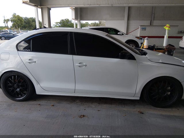 2016 Volkswagen Jetta 1.4t Se მანქანა იყიდება აუქციონზე, vin: 3VWB67AJ1GM385810, აუქციონის ნომერი: 45641839