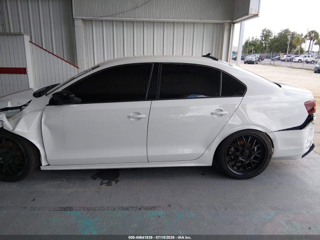 2016 Volkswagen Jetta 1.4t Se მანქანა იყიდება აუქციონზე, vin: 3VWB67AJ1GM385810, აუქციონის ნომერი: 45641839