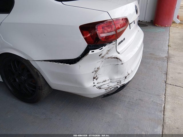 2016 Volkswagen Jetta 1.4t Se მანქანა იყიდება აუქციონზე, vin: 3VWB67AJ1GM385810, აუქციონის ნომერი: 45641839