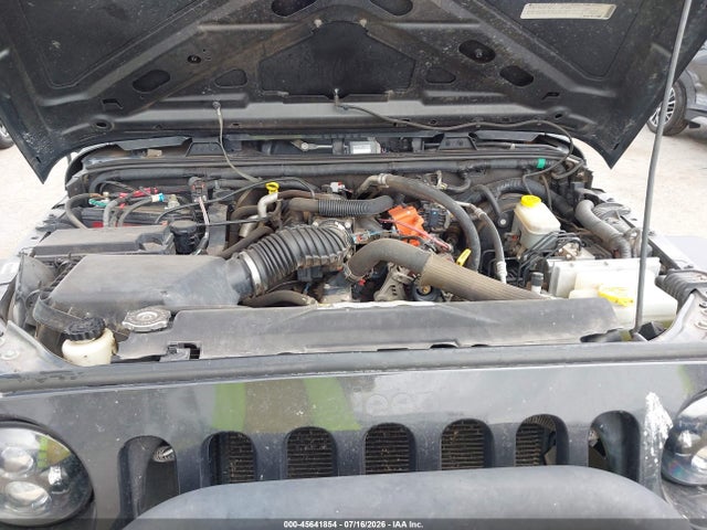 45641854 :رقم المزاد ، 1J4BA3H18AL145785 vin ، 2010 Jeep Wrangler Unlimited Sport مزاد بيع