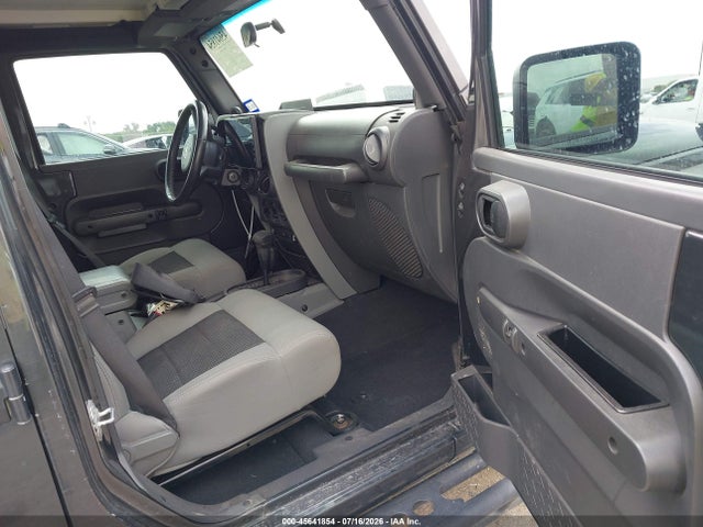 45641854 :رقم المزاد ، 1J4BA3H18AL145785 vin ، 2010 Jeep Wrangler Unlimited Sport مزاد بيع
