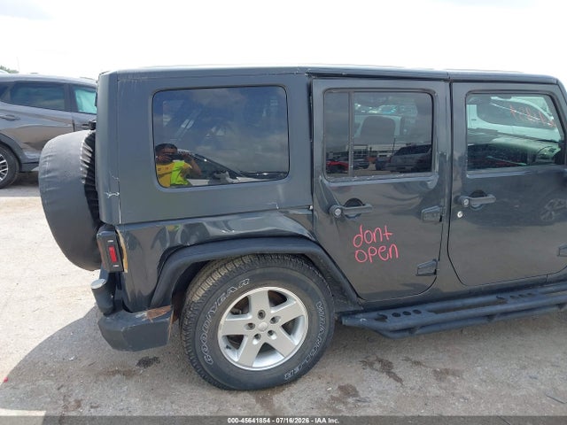 45641854 :رقم المزاد ، 1J4BA3H18AL145785 vin ، 2010 Jeep Wrangler Unlimited Sport مزاد بيع
