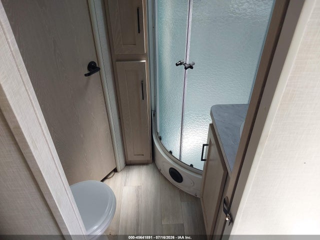 Продаж на аукціоні авто 2023 Forest River Rockwood Ultra Lite Travel Trailer, vin: 4X4TRLB22PZ184974, номер лоту: 45641891