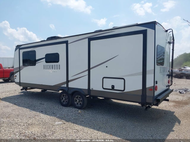 Продаж на аукціоні авто 2023 Forest River Rockwood Ultra Lite Travel Trailer, vin: 4X4TRLB22PZ184974, номер лоту: 45641891