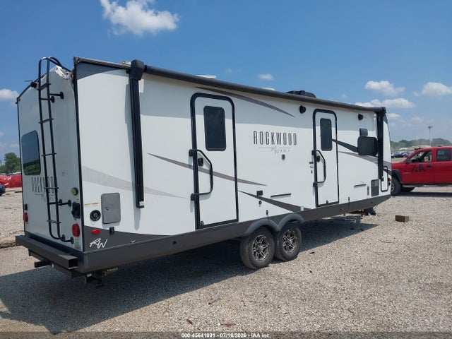 Продаж на аукціоні авто 2023 Forest River Rockwood Ultra Lite Travel Trailer, vin: 4X4TRLB22PZ184974, номер лоту: 45641891