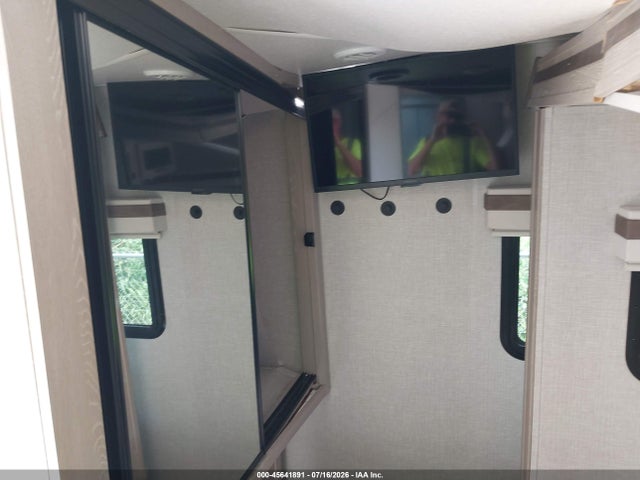 Продаж на аукціоні авто 2023 Forest River Rockwood Ultra Lite Travel Trailer, vin: 4X4TRLB22PZ184974, номер лоту: 45641891