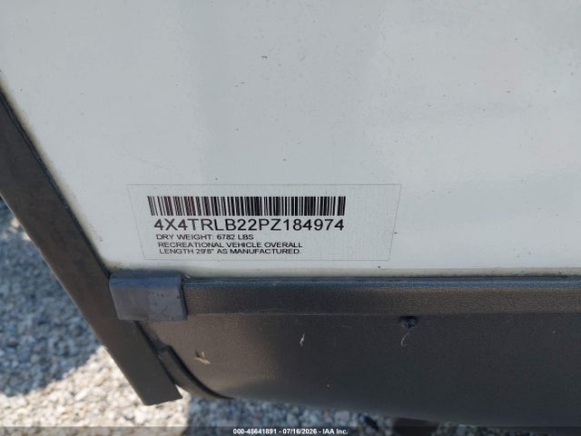 Продаж на аукціоні авто 2023 Forest River Rockwood Ultra Lite Travel Trailer, vin: 4X4TRLB22PZ184974, номер лоту: 45641891
