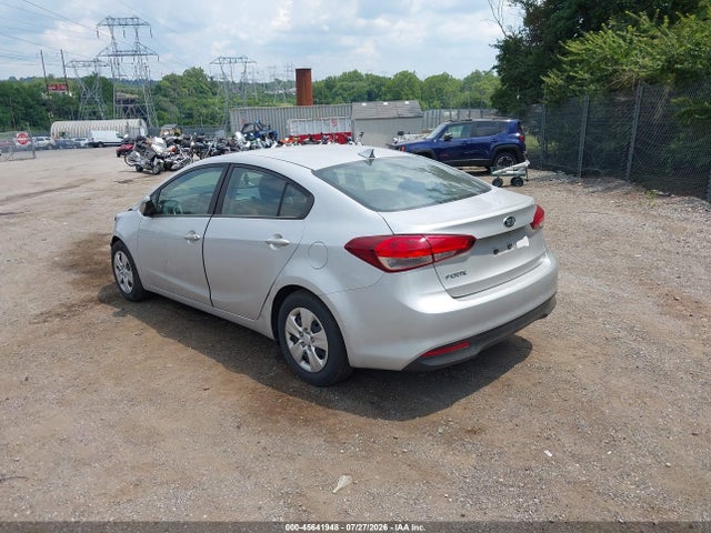 KIA FORTE LX 2017 3KPFK4A70HE090678 Image 3