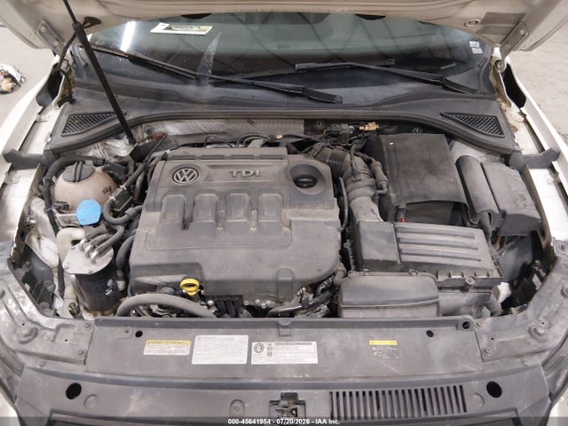 1VWBV7A35FC045466 Volkswagen Passat 2.0l Tdi Se
