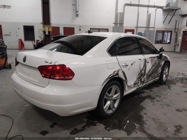 1VWBV7A35FC045466 Volkswagen Passat 2.0l Tdi Se