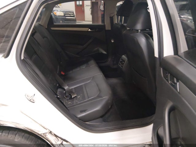 1VWBV7A35FC045466 Volkswagen Passat 2.0l Tdi Se