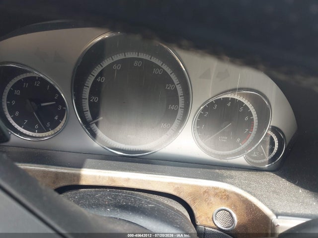 45642012 :رقم المزاد ، WDDHF9AB3AA248525 vin ، 2010 Mercedes-benz E 550 4matic مزاد بيع