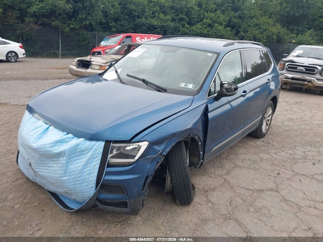 2018 Volkswagen Tiguan 2.0t Se/2.0t Sel მანქანა იყიდება აუქციონზე, vin: 3VV2B7AX6JM037965, აუქციონის ნომერი: 45642037