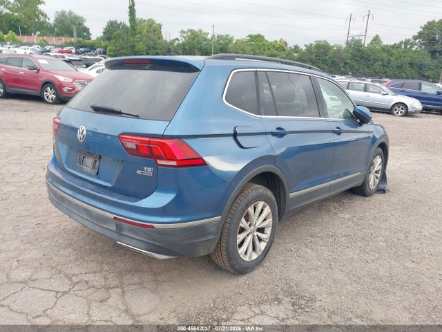 2018 Volkswagen Tiguan 2.0t Se/2.0t Sel მანქანა იყიდება აუქციონზე, vin: 3VV2B7AX6JM037965, აუქციონის ნომერი: 45642037